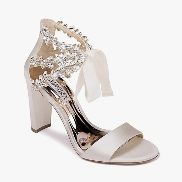 NIB Badgley Mischka Everafter Jeweled Block Heels